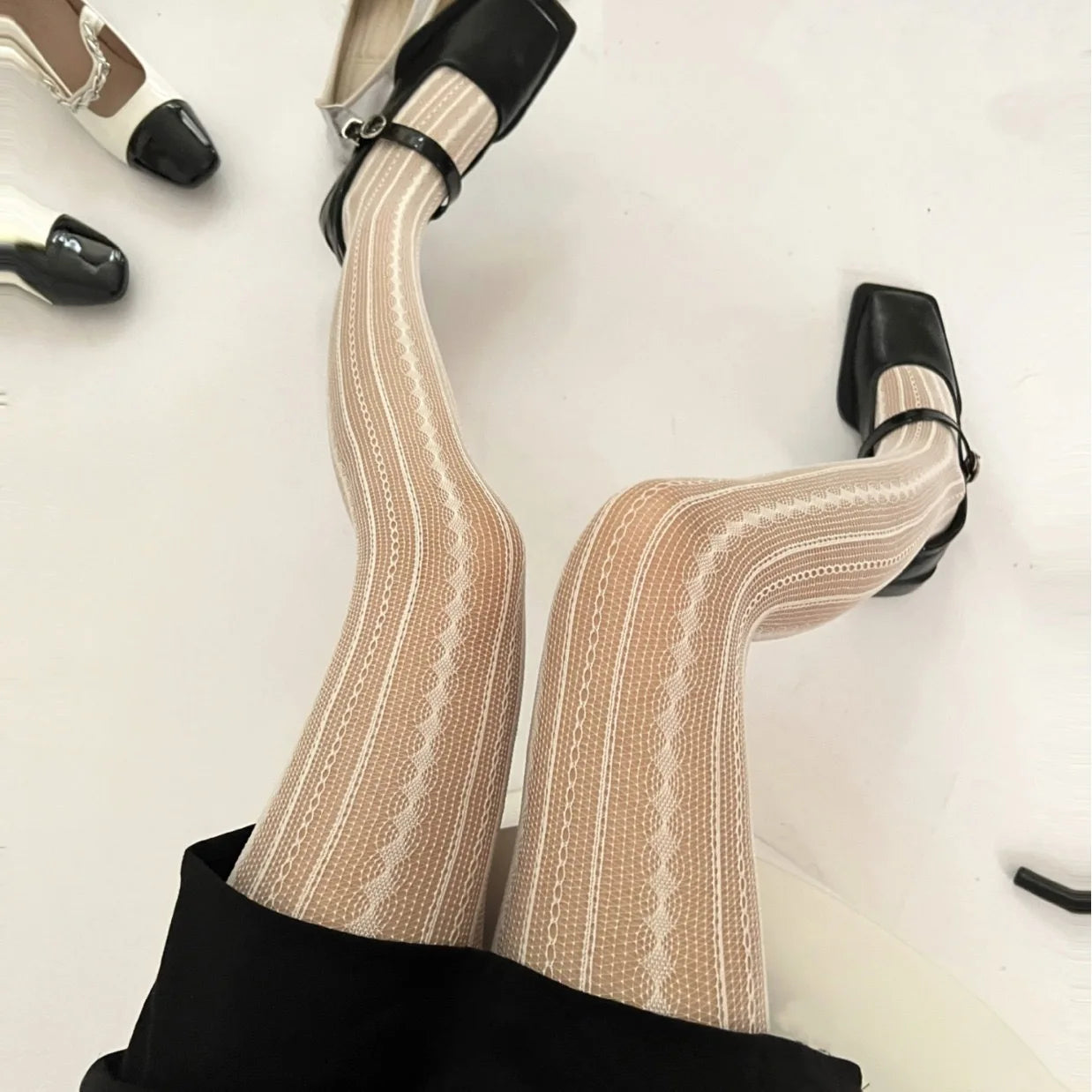Women's Chain Hollowed-out Tights Black Sexy See Through Jacquard American Retro Style Mesh Breathable Lace Fishnet Pantyhose
